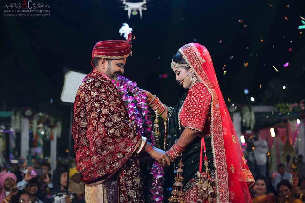 wedding couple poses